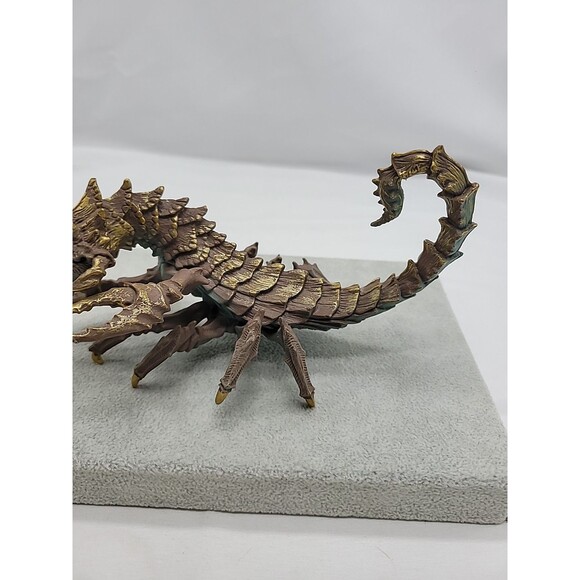 2015 Safari Ltd Desert Dragon PVC Golden Scorpion 7" Figure Toy - Picture 4 of 16